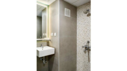 Fortis – Oncology Daycare and Endoscopy Department - Patients Toilet